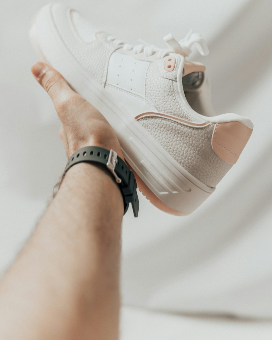 Court sneakers